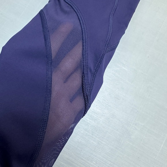 Lululemon Leggings Womens Size 4 Mesh In Motion Crop Yoga Workout Luxetreme - Picture 7 of 7